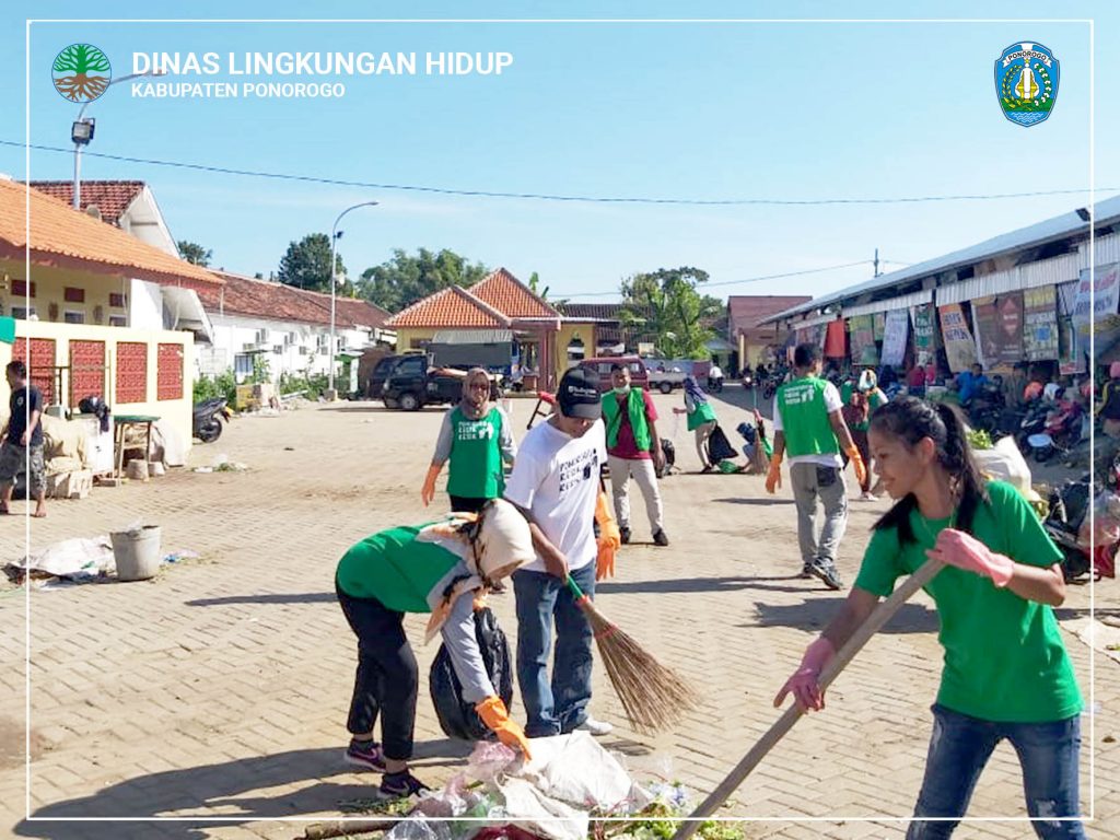 DLH Ponorogo bersama Komunitas Resik-Resik Ponorogo Edukasi Kebersihan